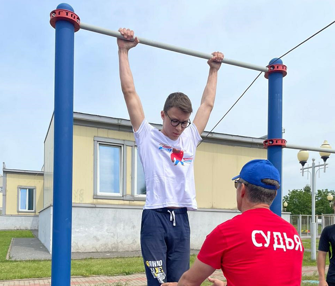 СУДЕЙСКАЯ КОЛЛЕГИЯ ПО ПОДТЯГИВАНИЮ, СГИБАНИЮ  И РАЗГИБАНИЮ РУК В УПОРЕ ЛЕЖА.